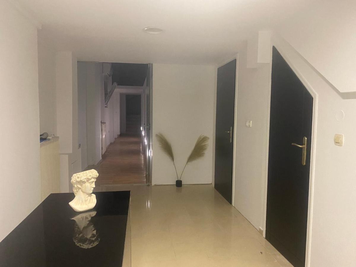 Готель Le.Chris Central Dorms Rethymno  Екстер'єр фото